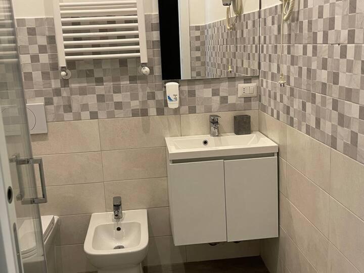 Alfredo Room Central Station ミラノ エクステリア 写真