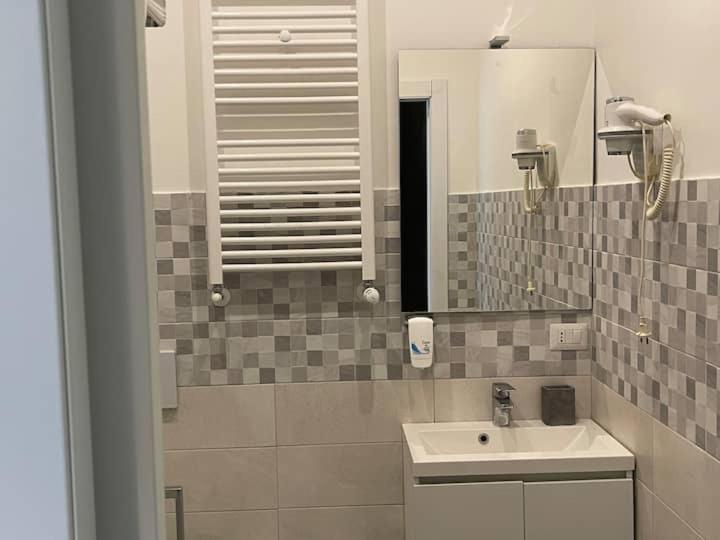 Alfredo Room Central Station ミラノ エクステリア 写真